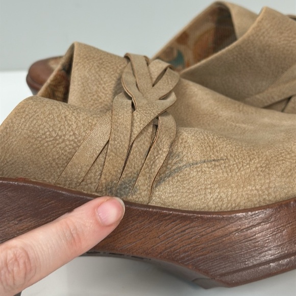 BOC Cadi Tan Vegan Leather Braid Accent Clogs Size 11 - Picture 14 of 15